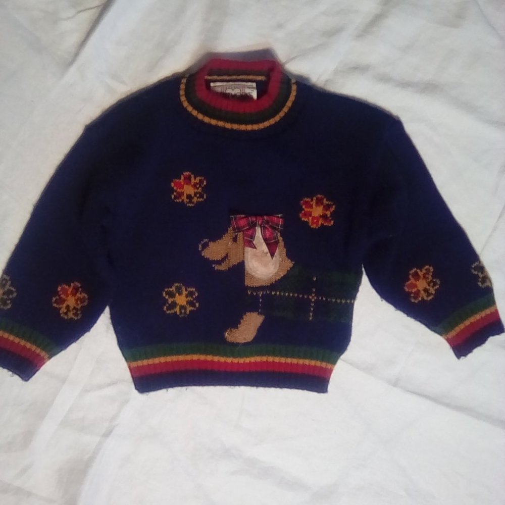 Girl's warm, puppy sweater with bow
